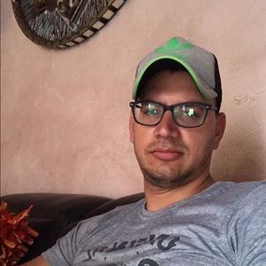 Meet your Posher, Alexander lazaro